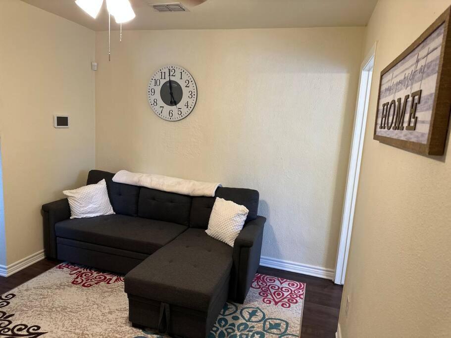 Walk To The Alamodome! Sleeps 6, Pet Friendly Lägenhet San Antonio Exteriör bild