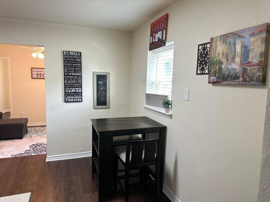 Walk To The Alamodome! Sleeps 6, Pet Friendly Lägenhet San Antonio Exteriör bild