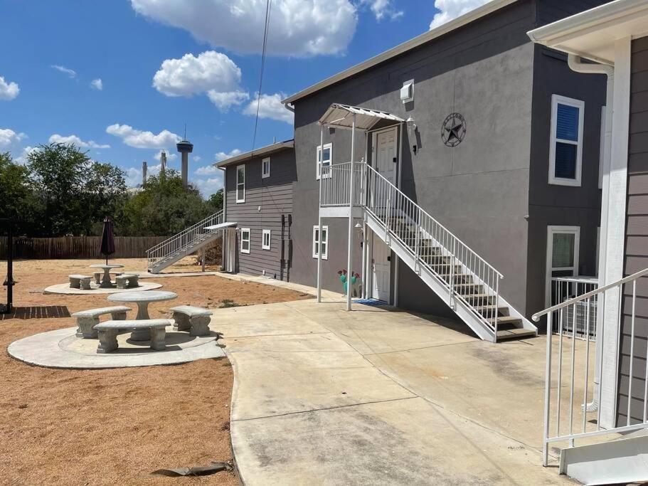 Walk To The Alamodome! Sleeps 6, Pet Friendly Lägenhet San Antonio Exteriör bild