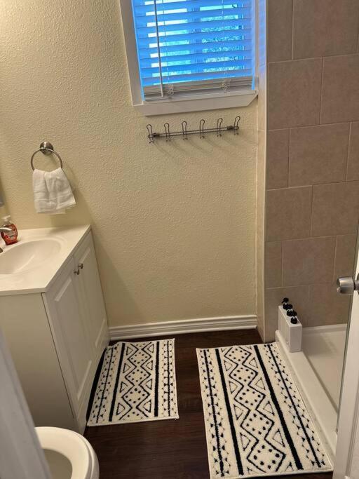 Walk To The Alamodome! Sleeps 6, Pet Friendly Lägenhet San Antonio Exteriör bild