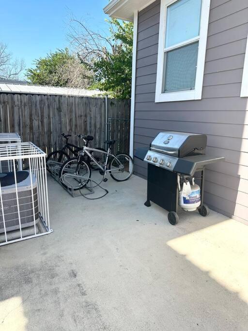 Walk To The Alamodome! Sleeps 6, Pet Friendly Lägenhet San Antonio Exteriör bild